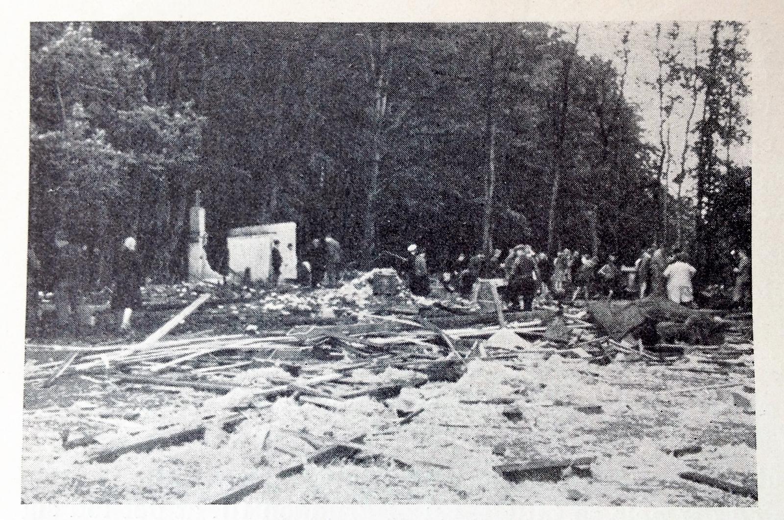 1944